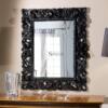 specchio con cornice nera